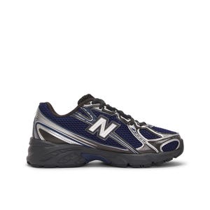 740 Unisex Sneakers - Black