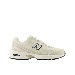 740 Unisex Sneakers - White